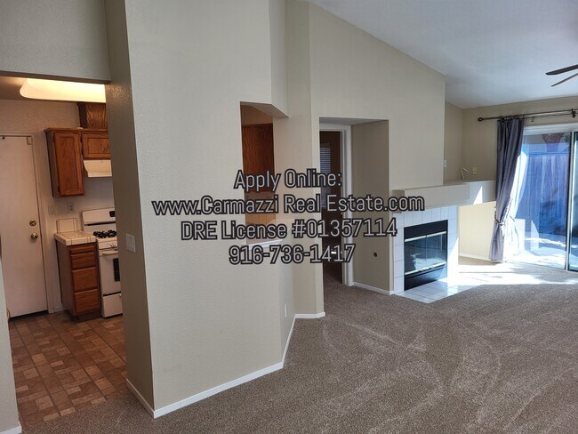 Foto del edificio - 9451 Lakewind Ln
