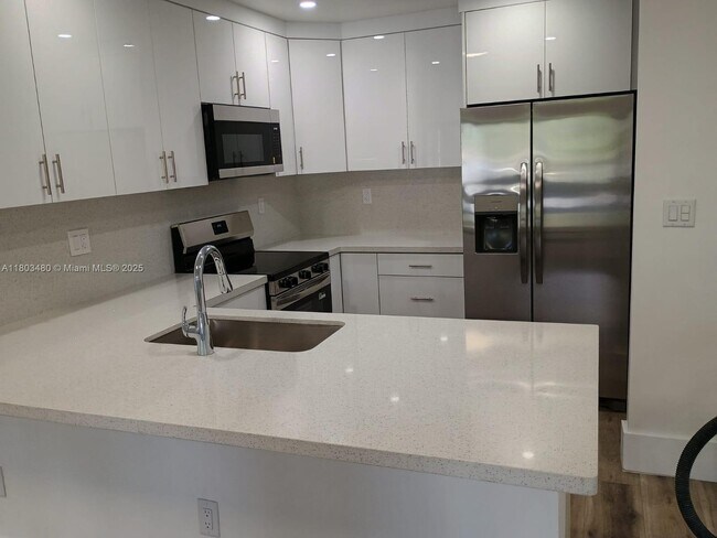 Building Photo - 9033 SW 123rd Ct