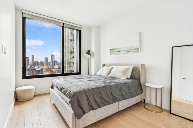 Foto del edificio - 45-30 Pearson St