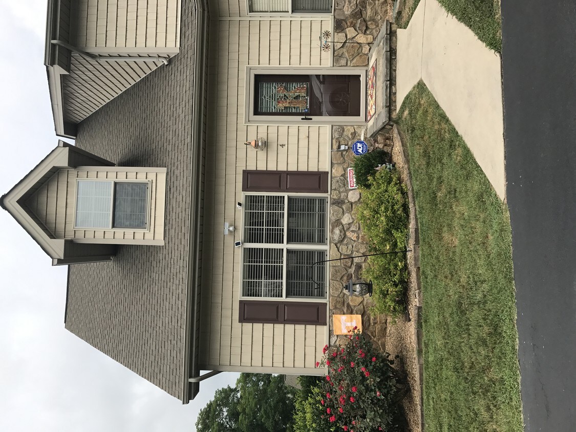 220 Cedar Creek Rd, Johnson City, TN 37615 Condo for Rent in Johnson