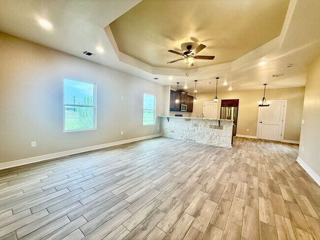 Building Photo - 1075 County Rd 678 E Natalia, TX 78059