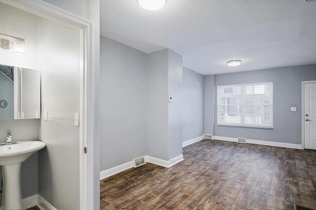 Foto del edificio - Renovated Grays Ferry Gem with Modern Charm