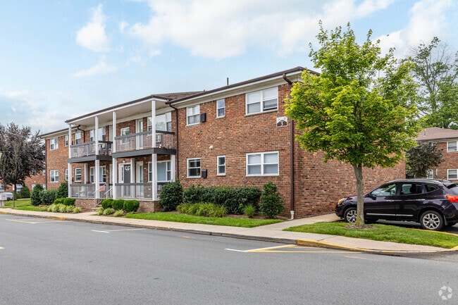 Building Photo - Hilltop Manor & Estates
