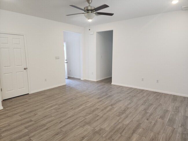 Building Photo - 6146 Springsteen Pl