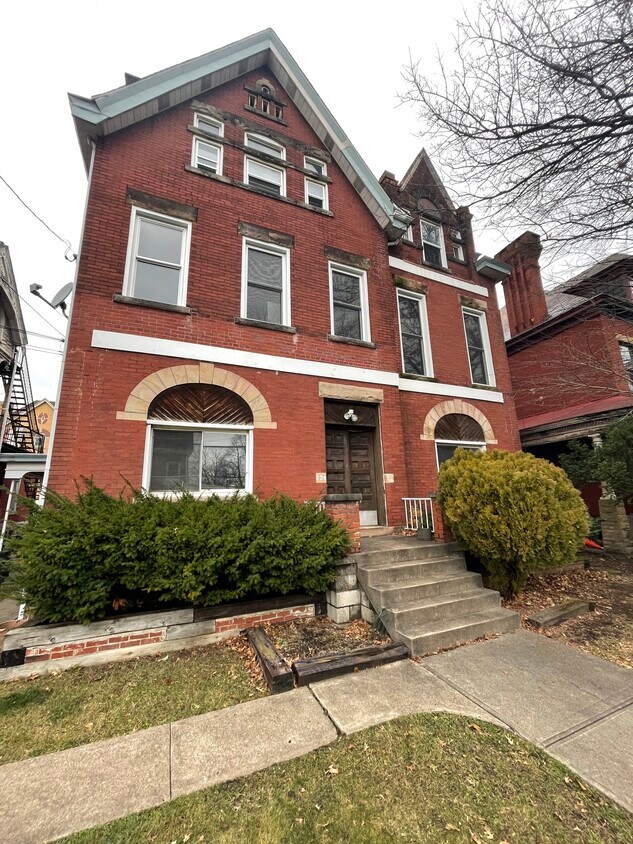 Primary Photo - 238 S Aiken Ave