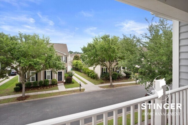 Foto del edificio - 4 Bedroom / 3 Bath For Rent In Parkside by...