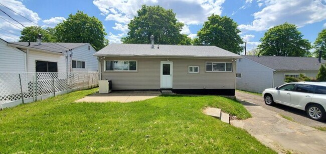 Building Photo - 4324 Wyatt Rd