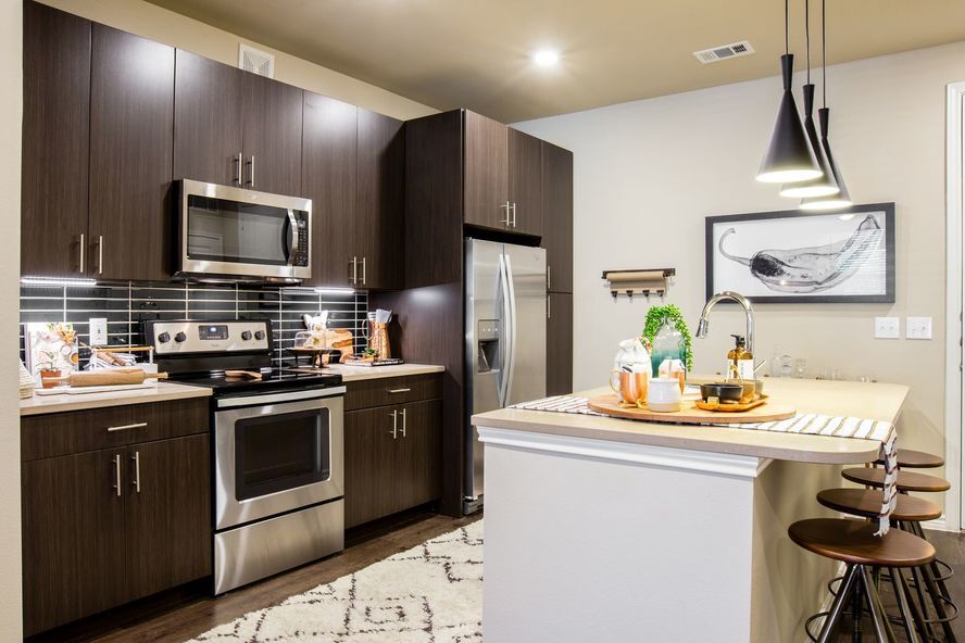 Foto principal - 10310 Ridgeline Blvd