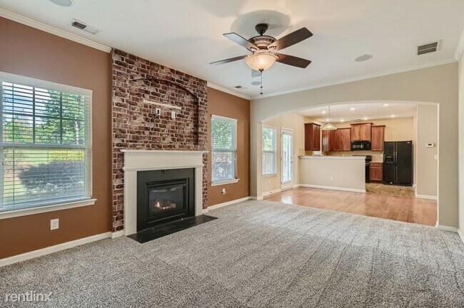 Foto del edificio - 4 br, 2.5 bath House - 7495 Springbox Driv...