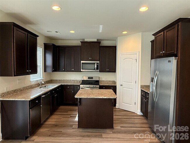 Foto del edificio - 3404 Neely Evans Ct