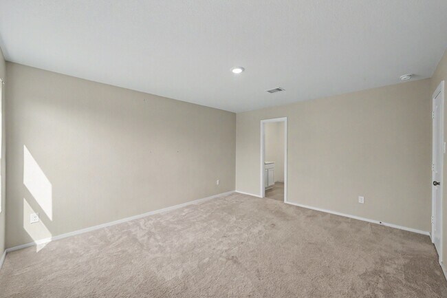 Building Photo - 21154 Vercelli St
