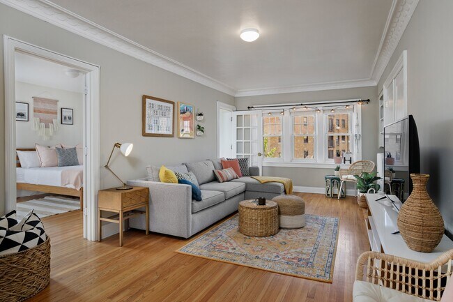 Foto del edificio - 807 W 48th St