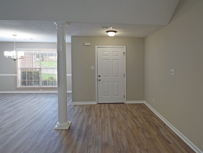 Foto del edificio - 4 bedroom, 2.5 bath home near Shelby Farms...