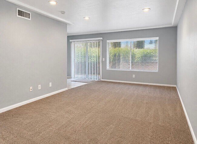 Foto del edificio - 2929 Fire Mountain Dr