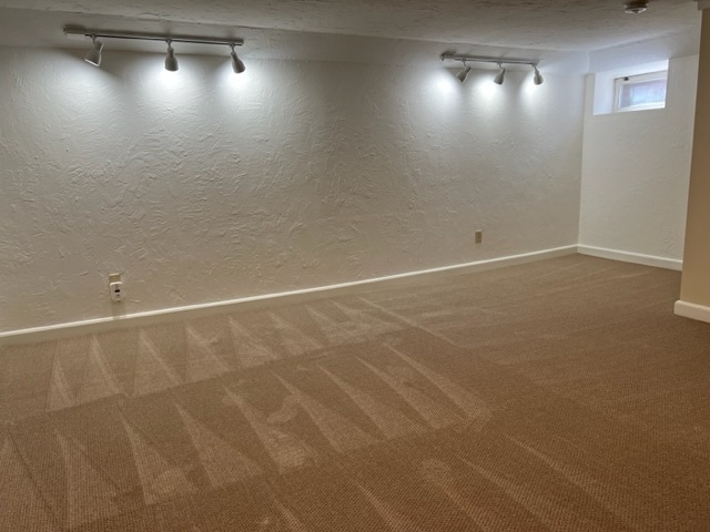 Livingrm - 10 Montrose Ave