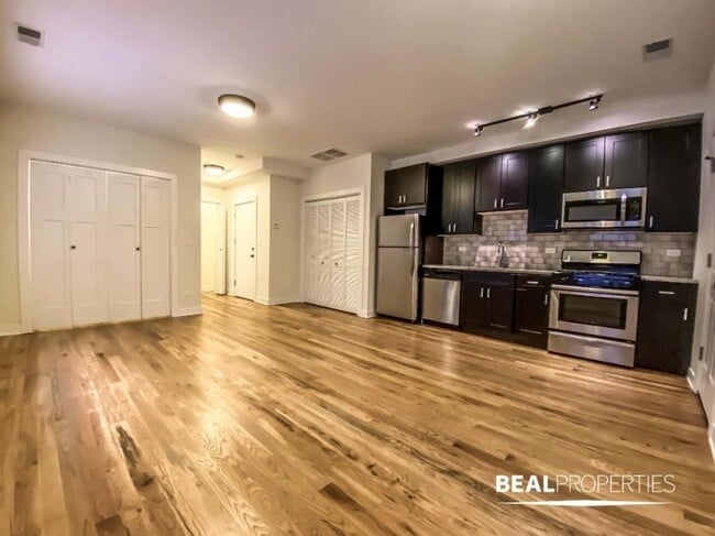 Building Photo - 0 bedroom in CHICAGO IL 60625
