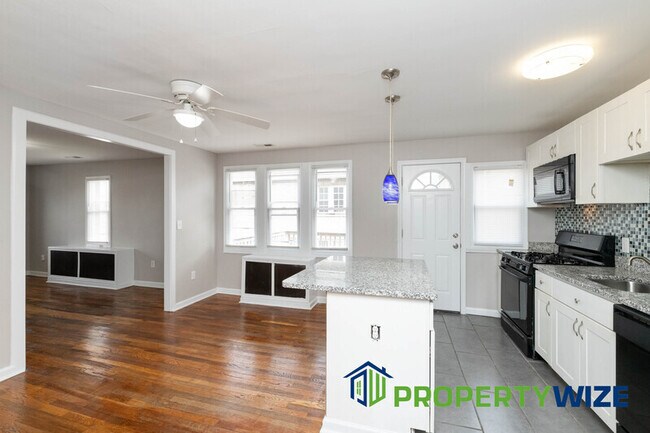 Foto del edificio - 4217 Chatham Rd - B