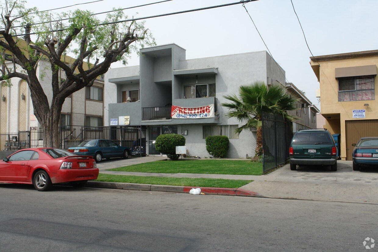Building Photo - 8401 Cedros Ave