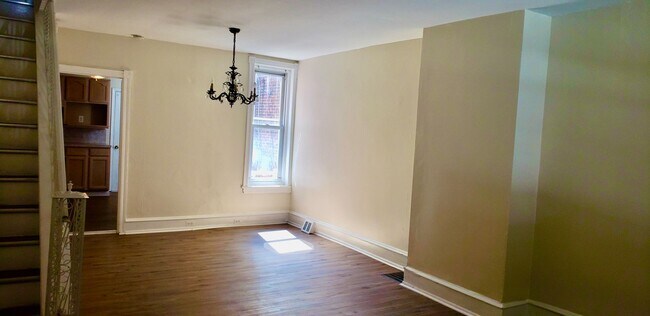Building Photo - Bright and Airy 3 bedroom for rent