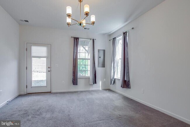 Foto del edificio - 1606 Dorothy Ln