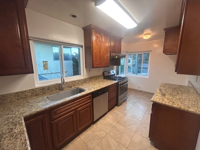 Foto del edificio - 8138 Pershing Dr