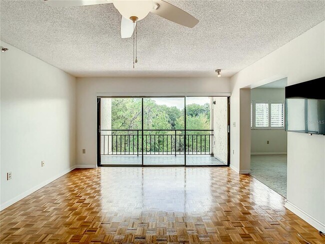 Foto del edificio - 1158 Carmel Cir