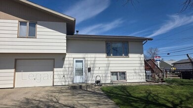 Building Photo - 1304 E Ingals Ave
