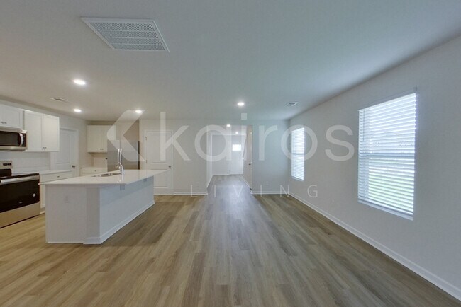 Building Photo - 109 Inez Ave