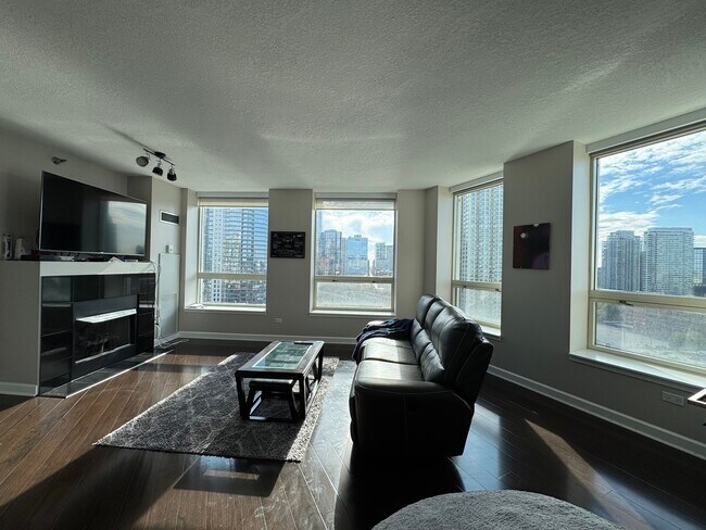 Foto del edificio - 600 N Kingsbury St