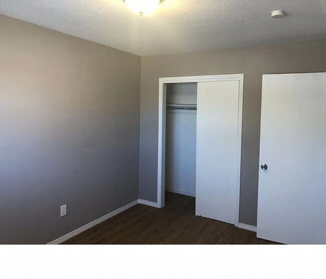 Building Photo - 1804 Buena Vista Drive Southeast - 2