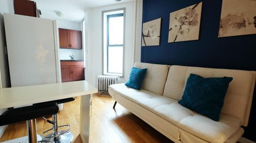 Building Photo - 102 W 134th St