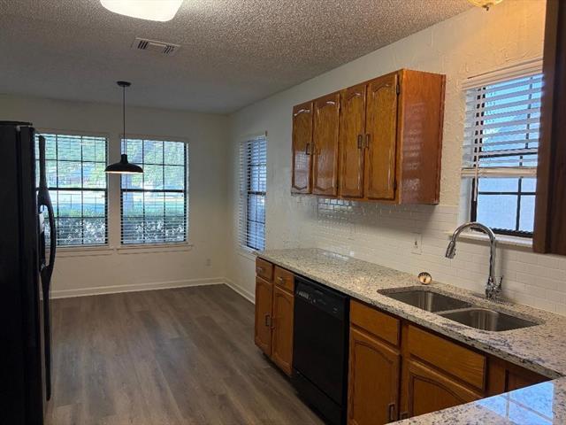 Foto del edificio - 112 Cinnamon Ln