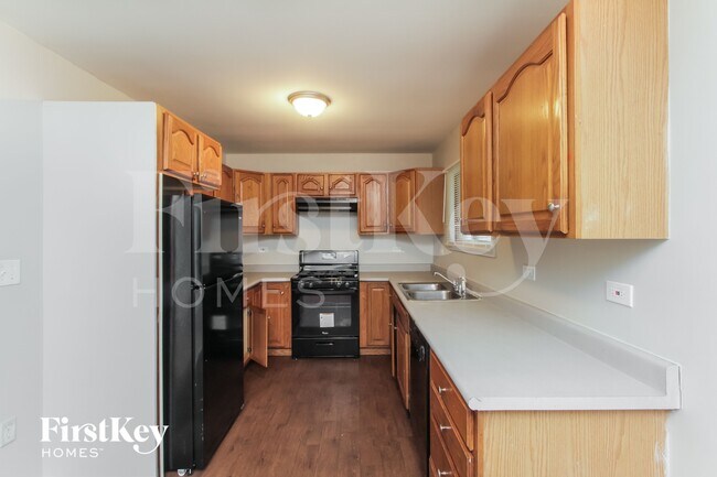 Building Photo - 181 S Pinecrest Rd