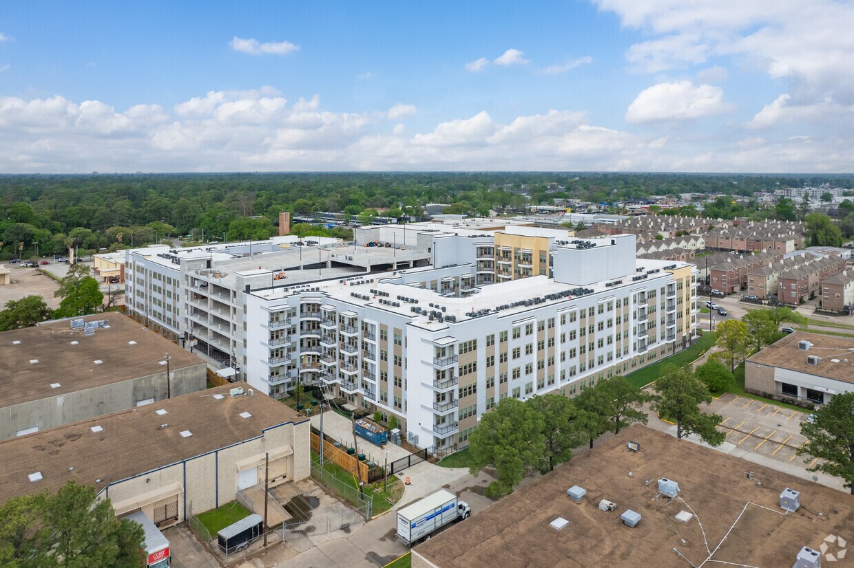 Foto aérea - The Brighton Garden Oaks