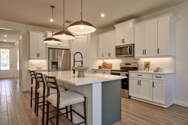 Building Photo - 7182 Claudelle St