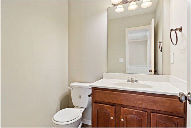 Foto del edificio - Spacious Two Bedroom Townhome - Available end of February