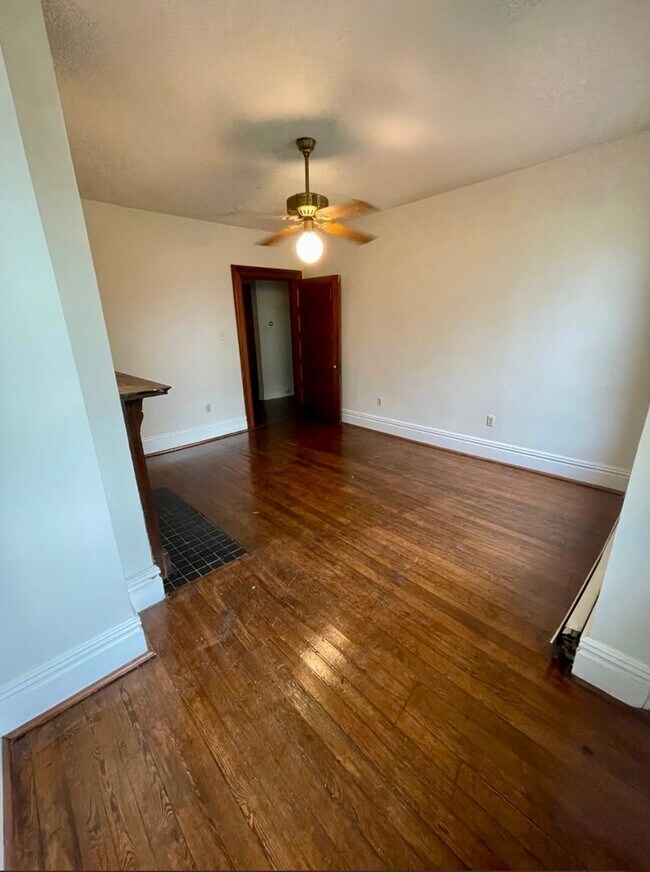 Building Photo - THREE 2 BEDROOM APARTMENTS IN THIS BUILDIN...