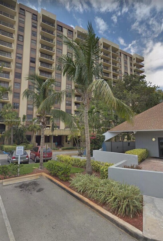Foto del edificio - 1470 NE 123rd St