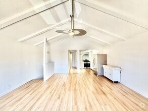 Building Photo - 372 Highland Dr