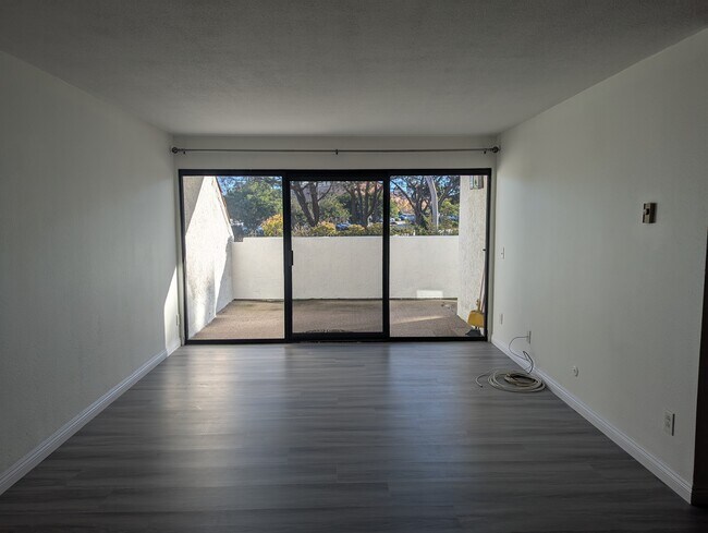 Sala de estar - 8308 Regents Rd
