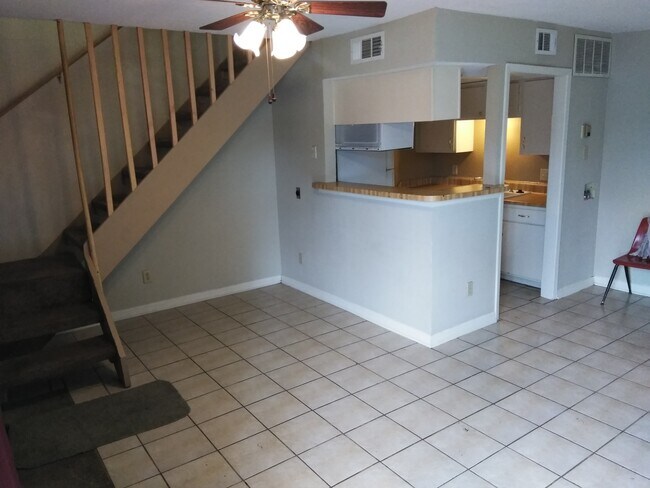 Building Photo - 7152 Fair Oaks Ave