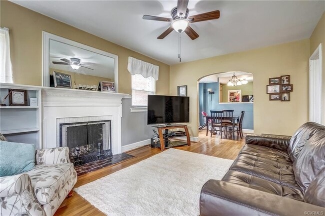 Building Photo - 4921 Bromley Ln