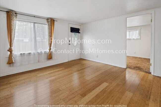Foto del edificio - Beautiful Two Bedroom in the Heart of Darl...