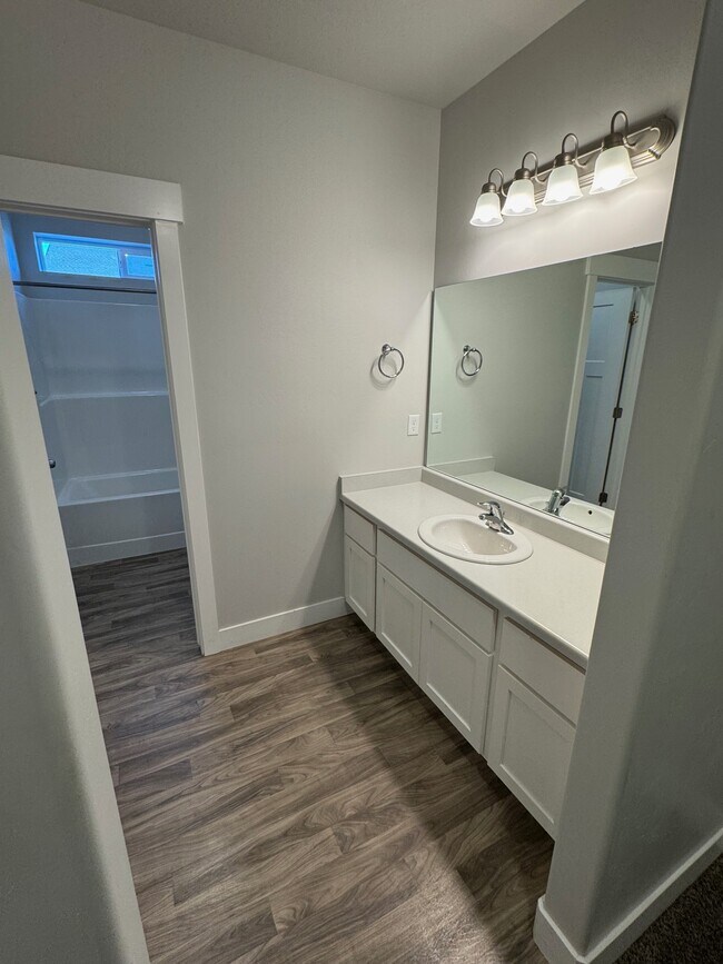 Building Photo - 4216 McKellen Dr