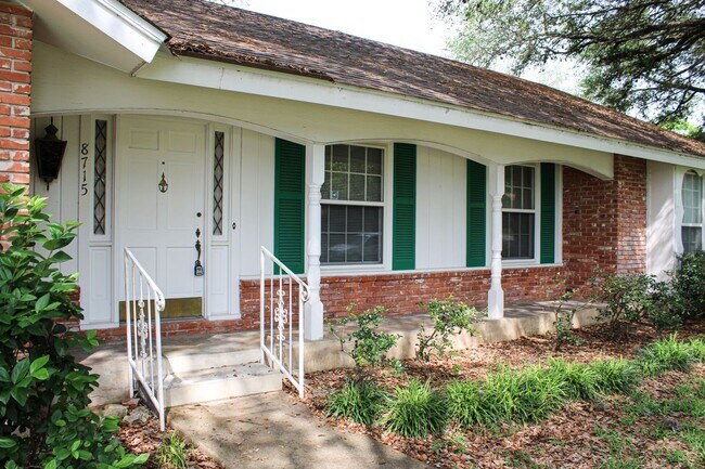 Foto del edificio - COLONIAL HILLS, NORTH EAST I.S.D.