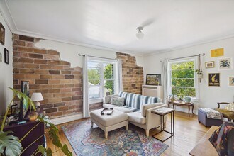 Building Photo - 2733 Girard Ave S