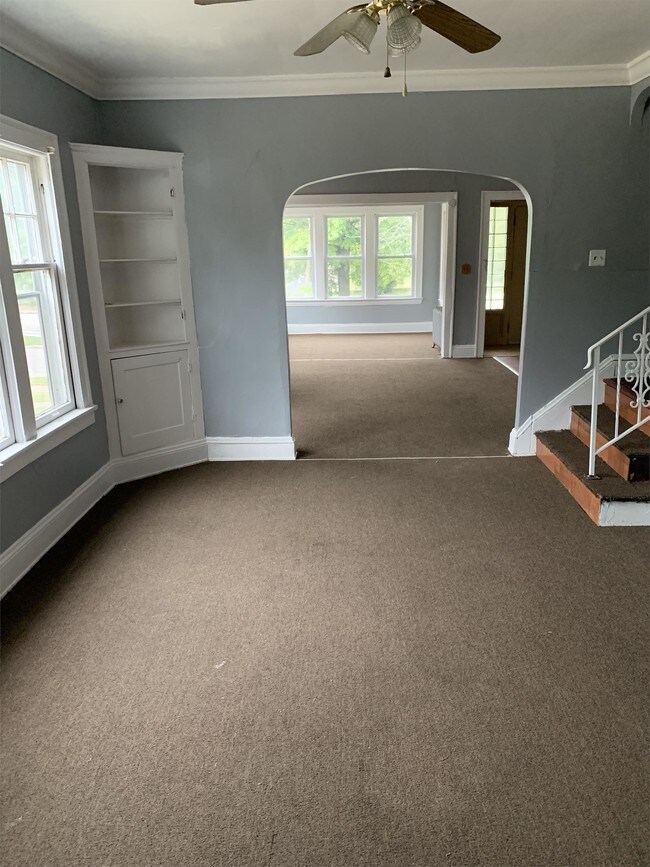 805 Thornhill Dr, Cleveland, OH 44108 Townhome Rentals in Cleveland OH