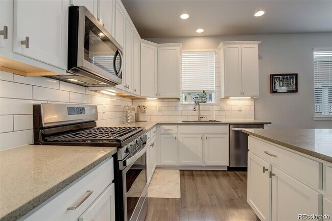 Building Photo - 12887 E Wesley Pl