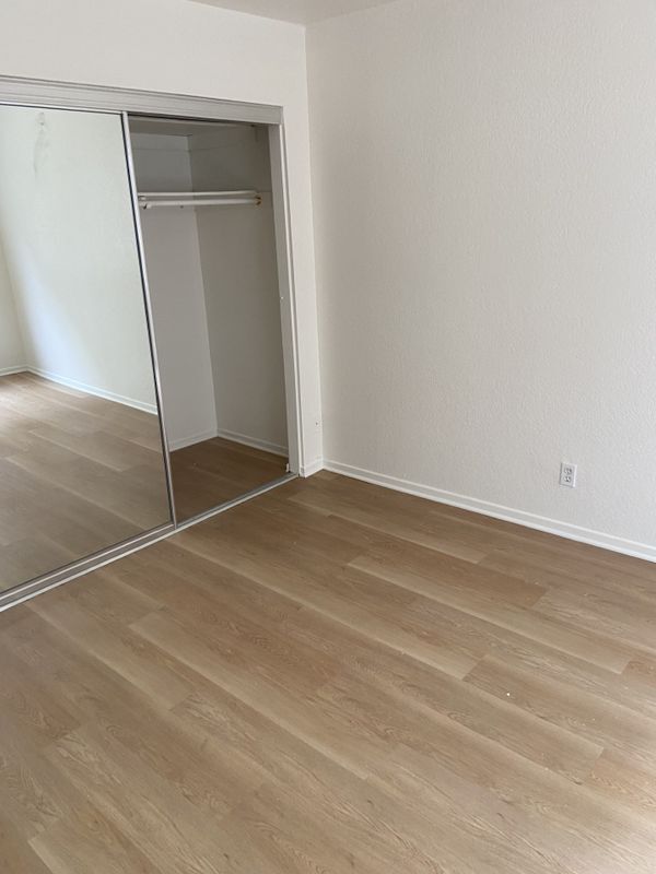 Foto del edificio - 10920 Moorpark St