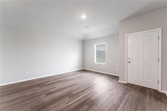 Building Photo - 3604 N Hariet Dr